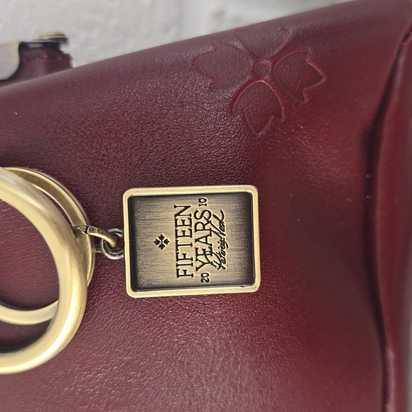 NWOT Patricia Nash Mini Laureana Crossbody Kisslock Bag with Charm - Picture 3 of 15